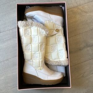 Juicy Couture Snow boots